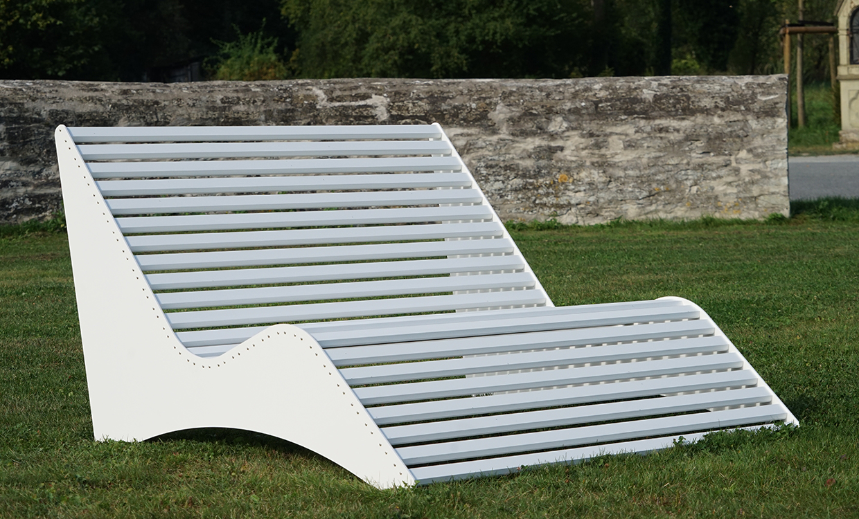 weiße breite Relaxliege aus Alu - Aluminiumgartenmoebel 